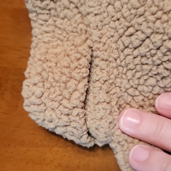 (#B7) Just One You, 2pc Outfit, 18M - Picture 5 of 8